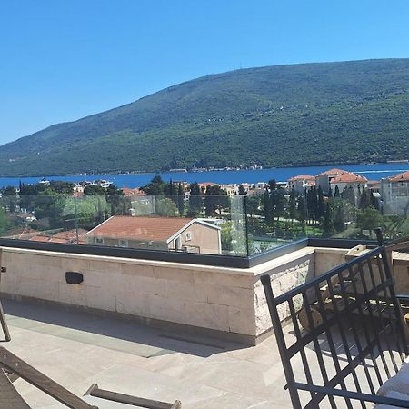 Porto Vista Penthouse Kumbor Lägenhet Exteriör bild