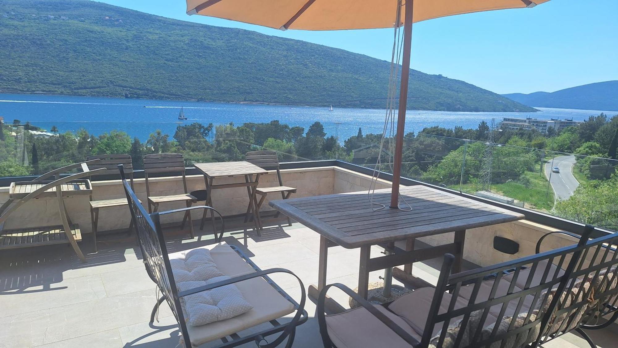 Porto Vista Penthouse Kumbor Lägenhet Exteriör bild