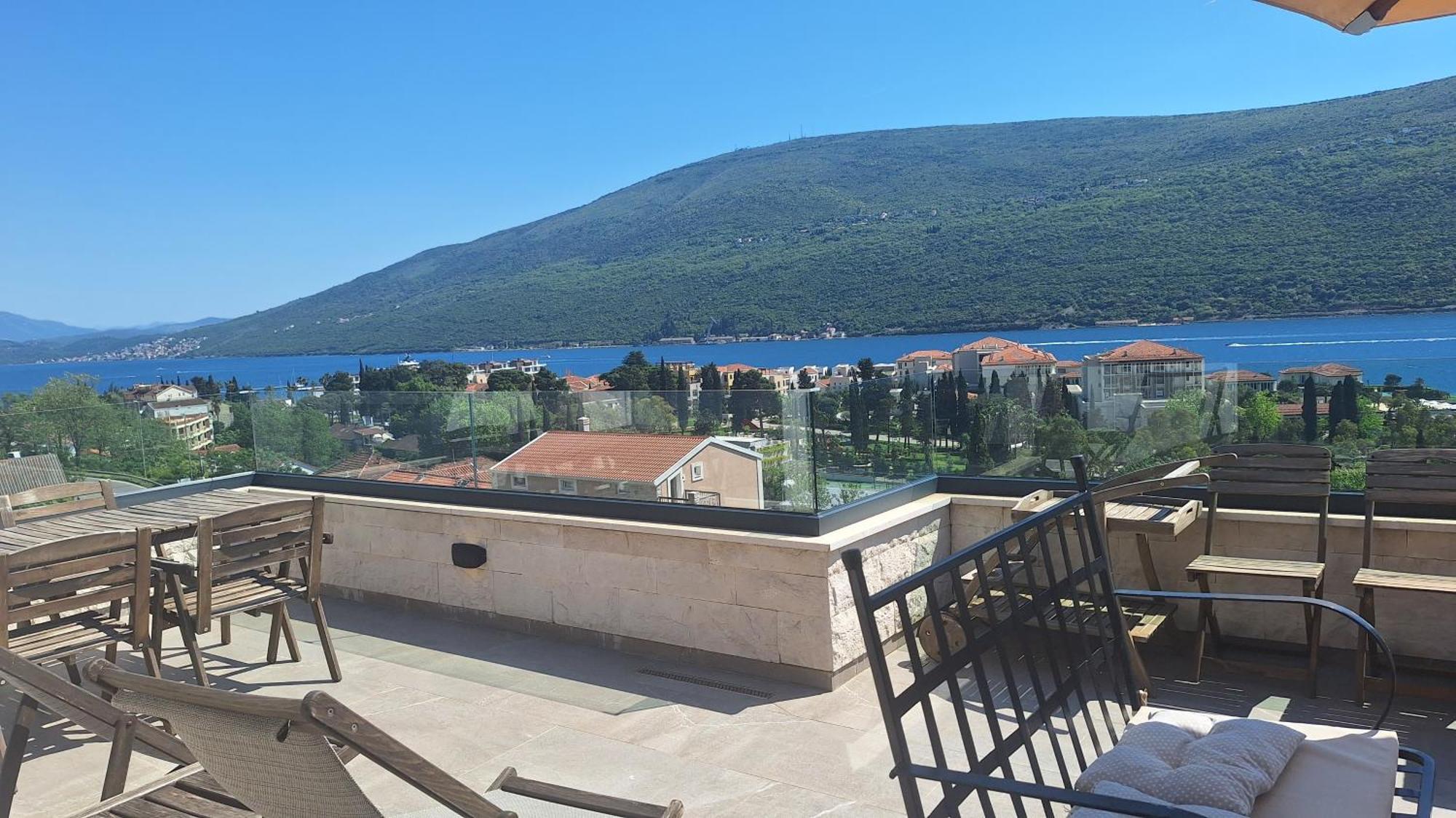 Porto Vista Penthouse Kumbor Lägenhet Exteriör bild